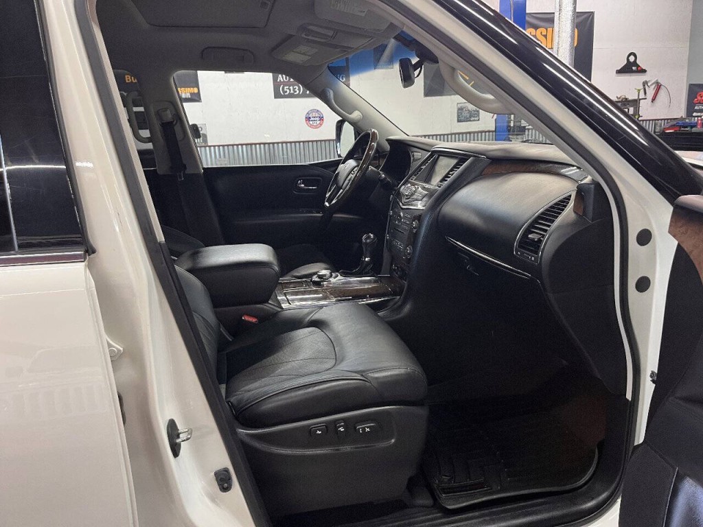 2014 INFINITI QX80 Image 8