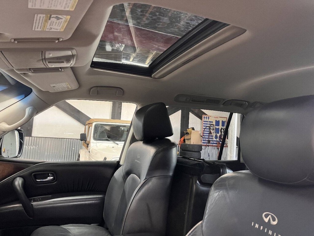 2014 INFINITI QX80 Image 18
