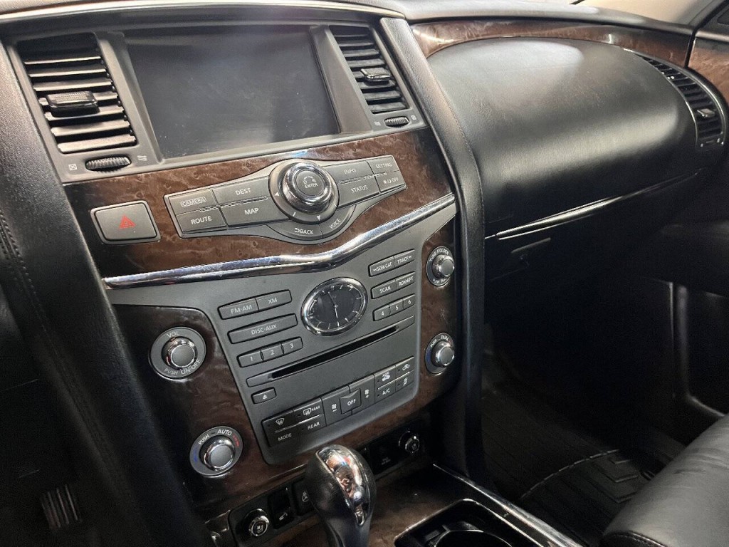 2014 INFINITI QX80 Image 19