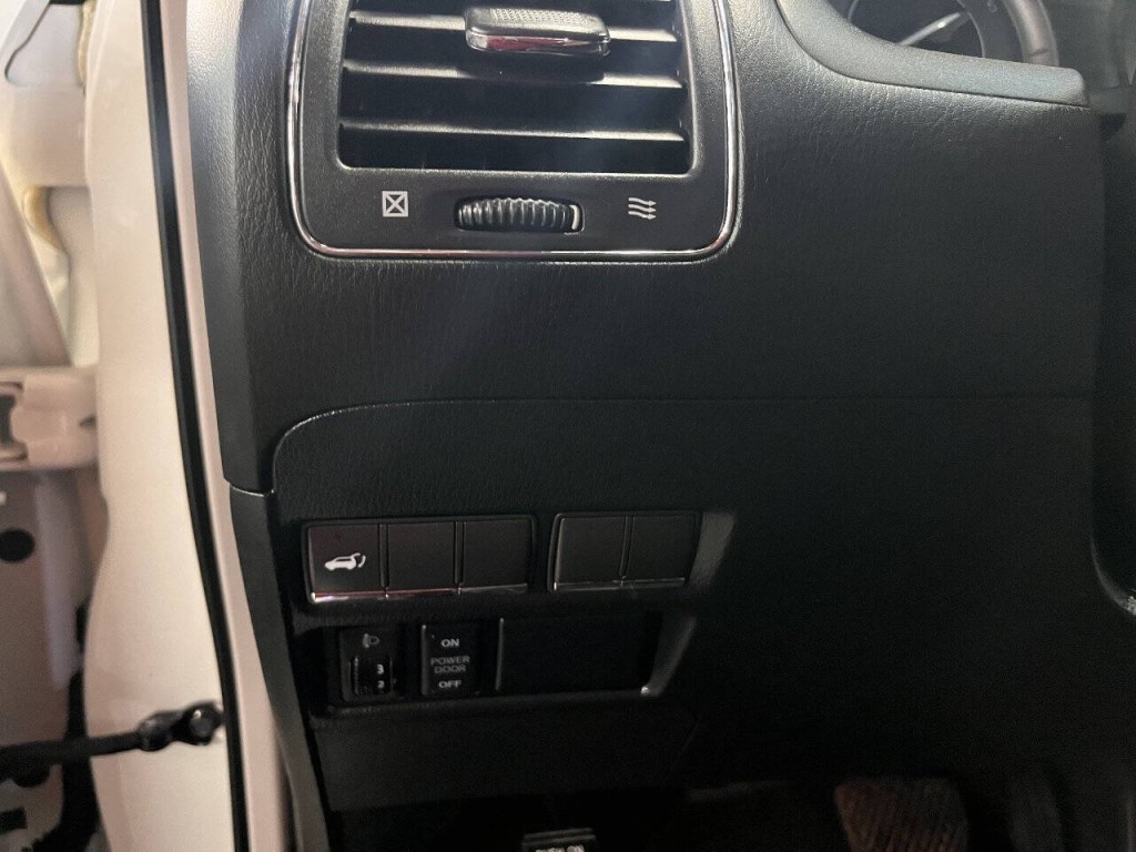 2014 INFINITI QX80 Image 21