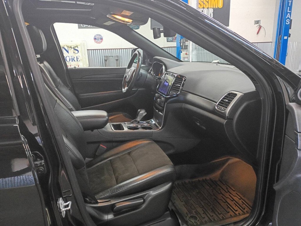 2020 Jeep Grand Cherokee Image 8