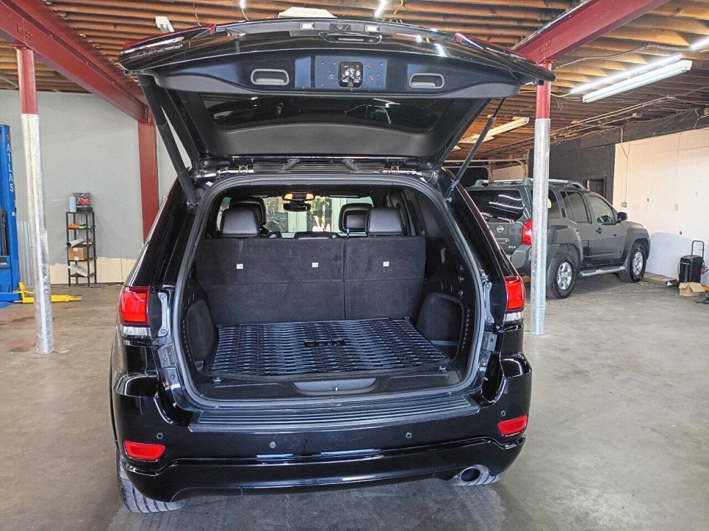 2020 Jeep Grand Cherokee Image 11