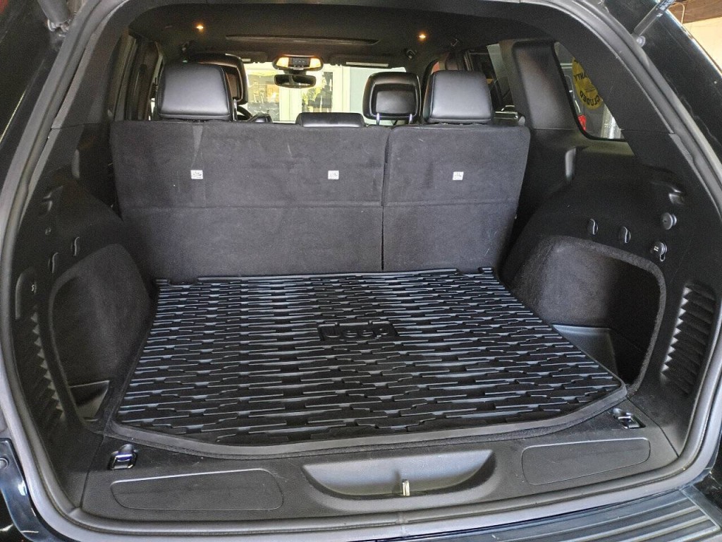 2020 Jeep Grand Cherokee Image 12