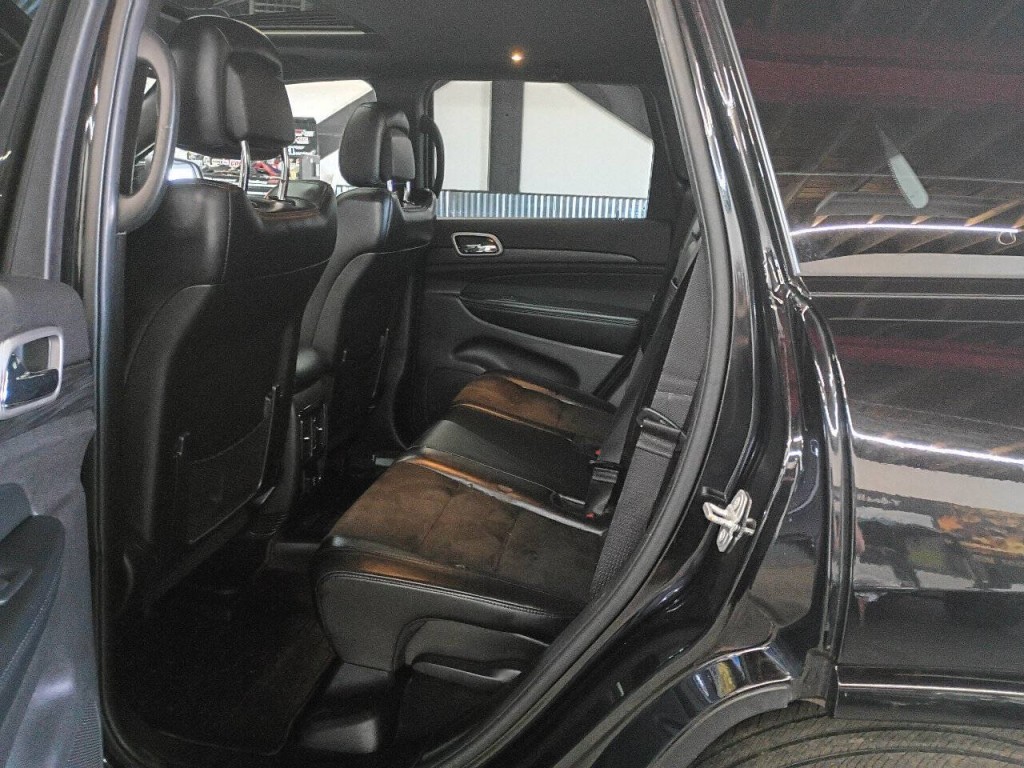 2020 Jeep Grand Cherokee Image 13