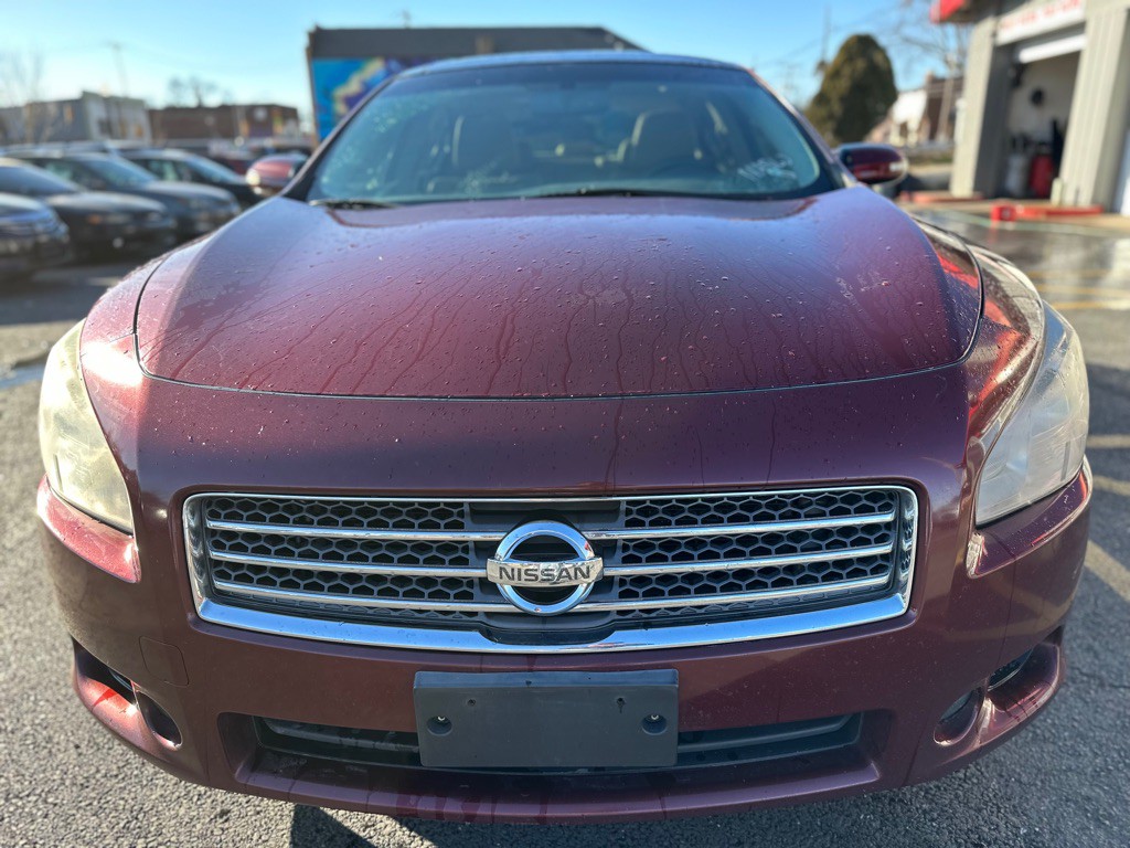 2010 Nissan Maxima Image 2