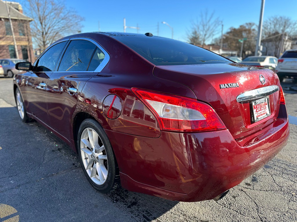 2010 Nissan Maxima Image 4
