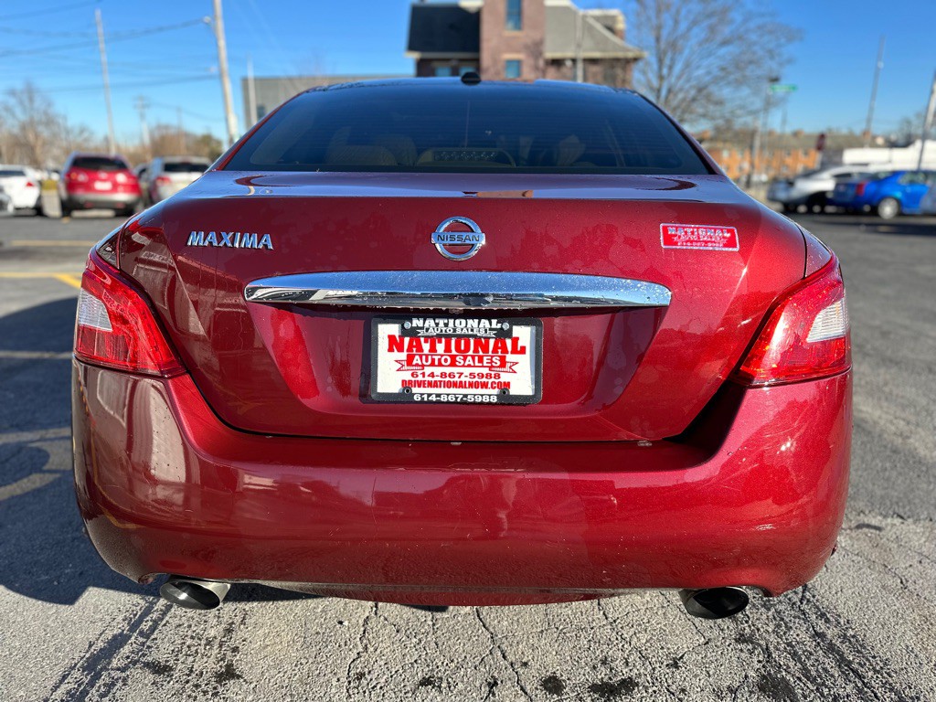 2010 Nissan Maxima Image 5