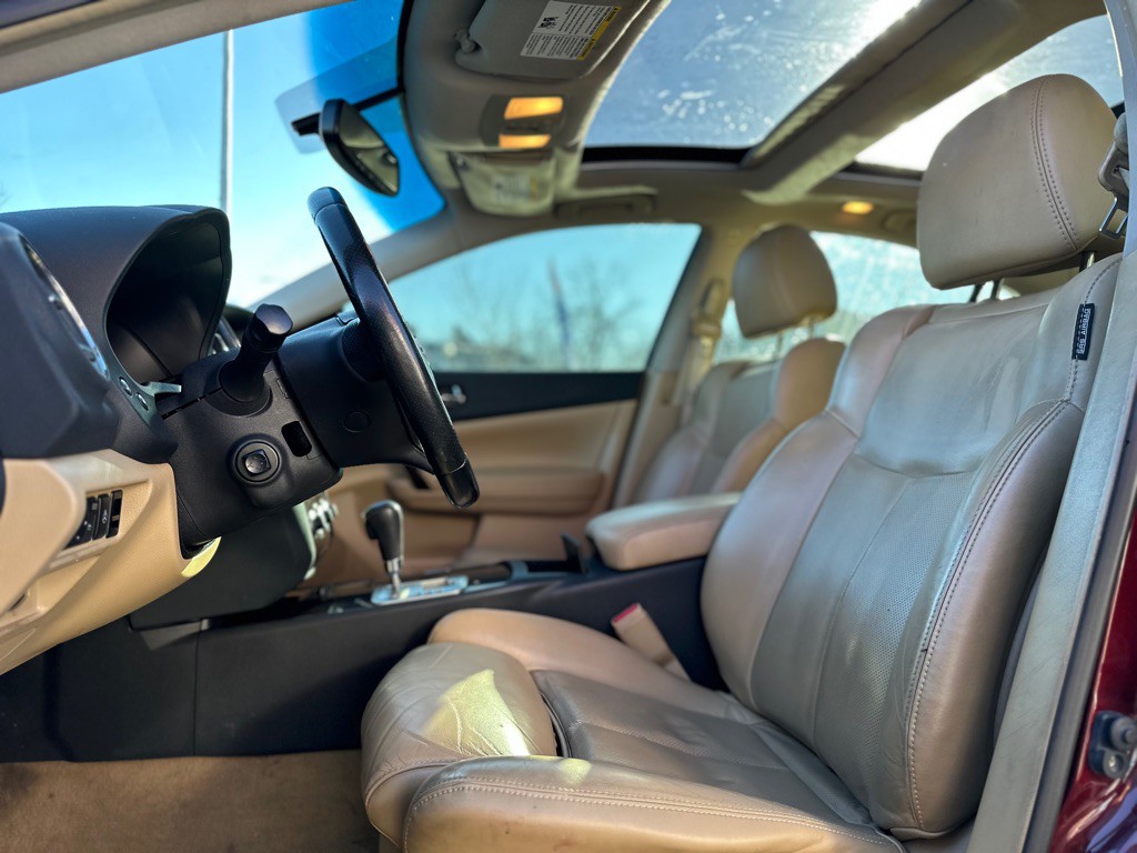 2010 Nissan Maxima Image 7