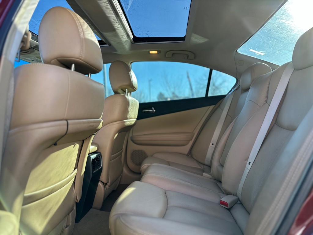 2010 Nissan Maxima Image 8