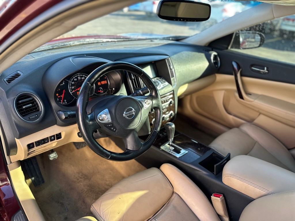 2010 Nissan Maxima Image 9