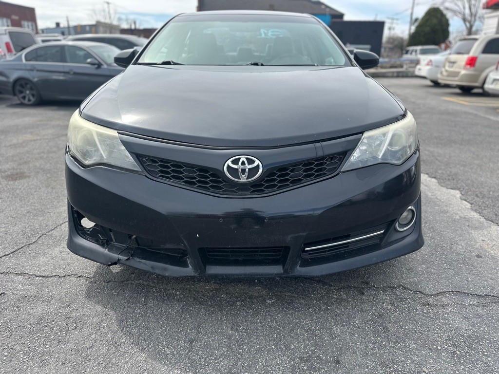 2012 Toyota Camry Image 2
