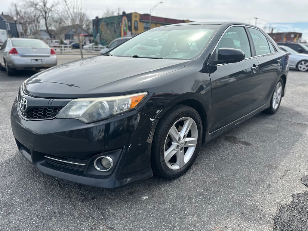 2012 Toyota Camry Image 3