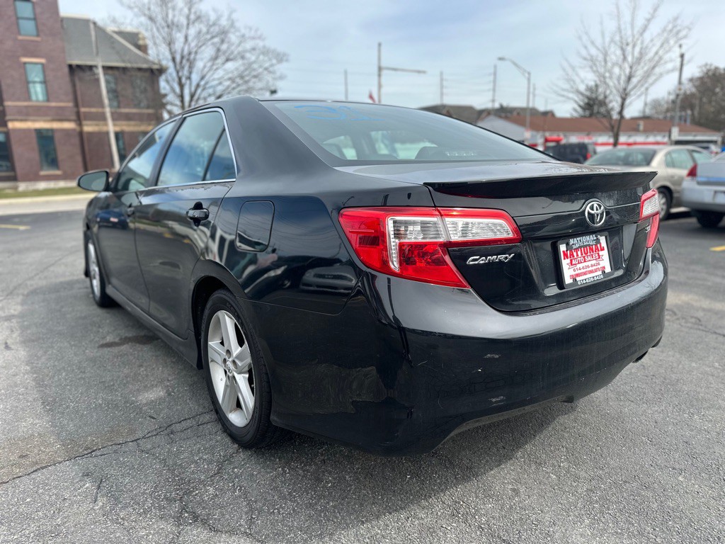 2012 Toyota Camry Image 4