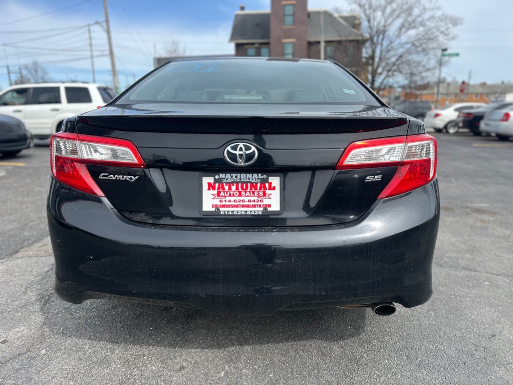 2012 Toyota Camry Image 5