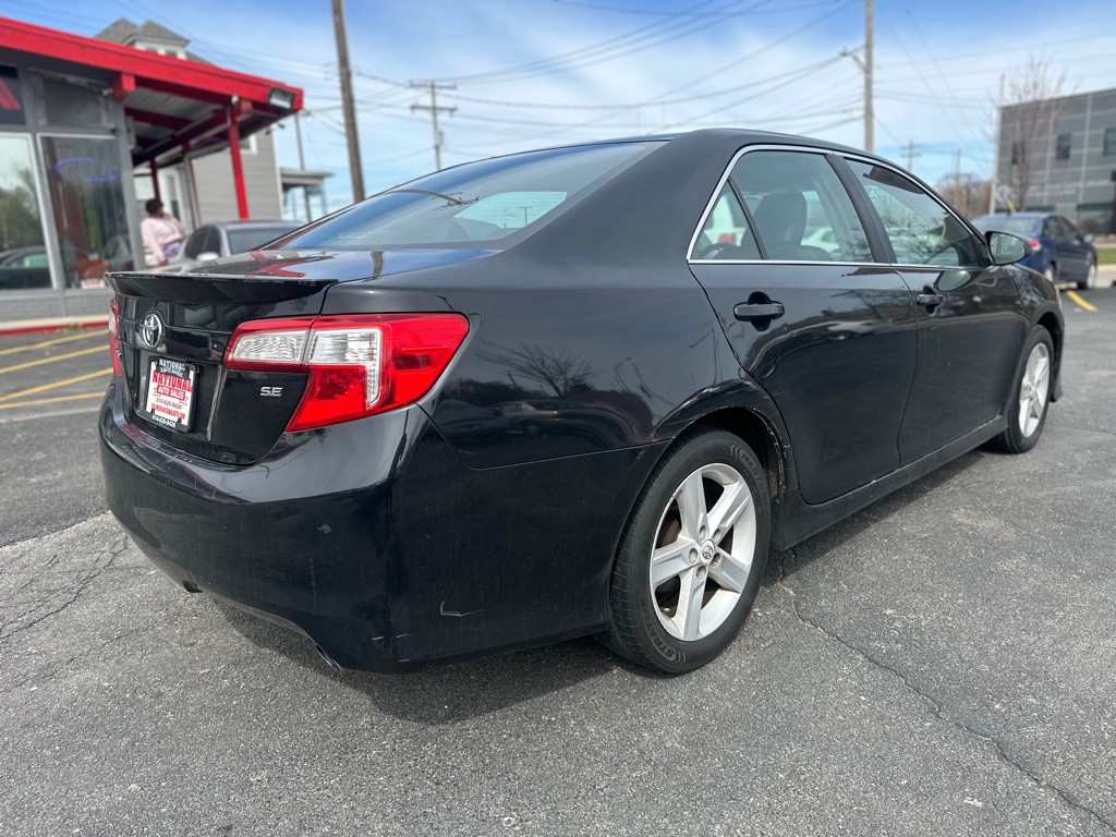 2012 Toyota Camry Image 6