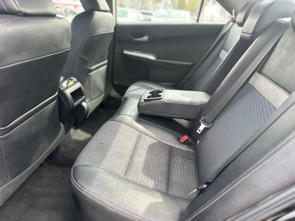 2012 Toyota Camry Image 8