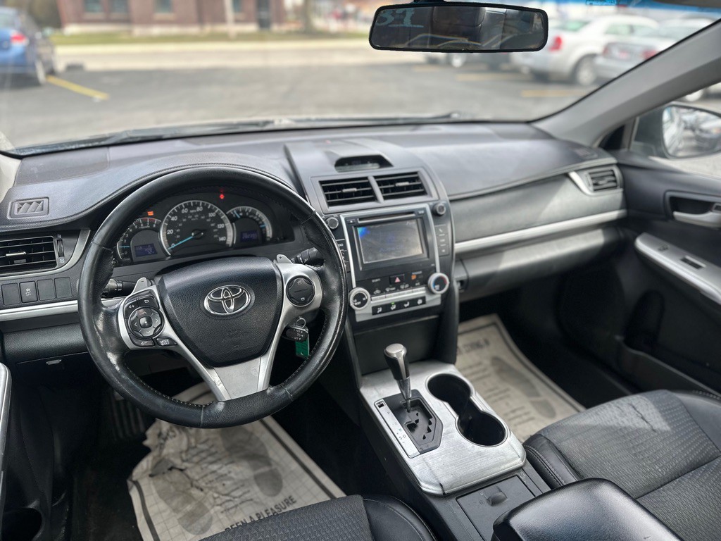 2012 Toyota Camry Image 9