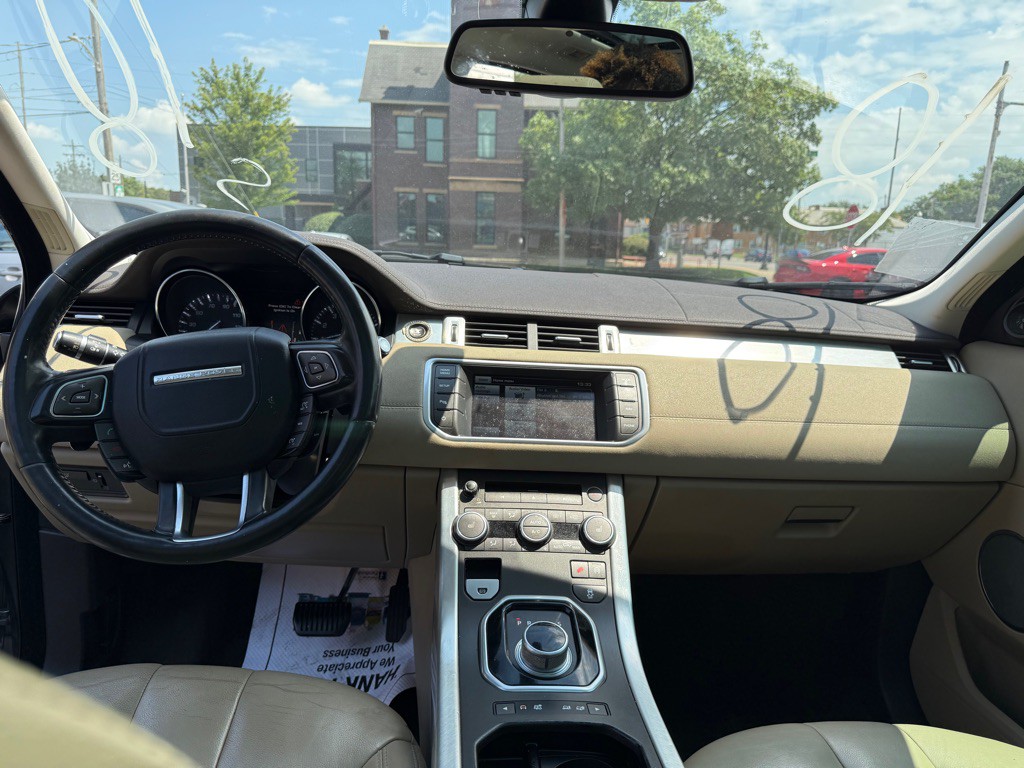 2015 Land Rover Range Rover Evoque Image 9