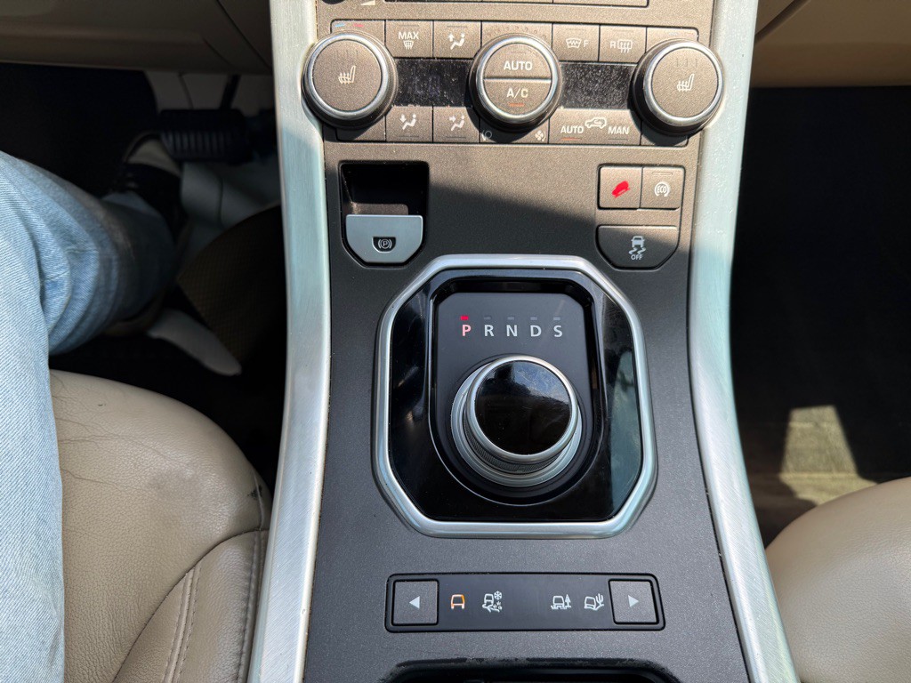 2015 Land Rover Range Rover Evoque Image 11