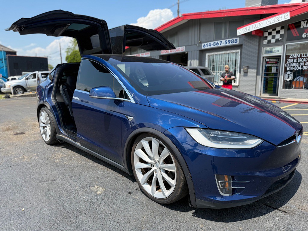 2017 Tesla Model X Image 2