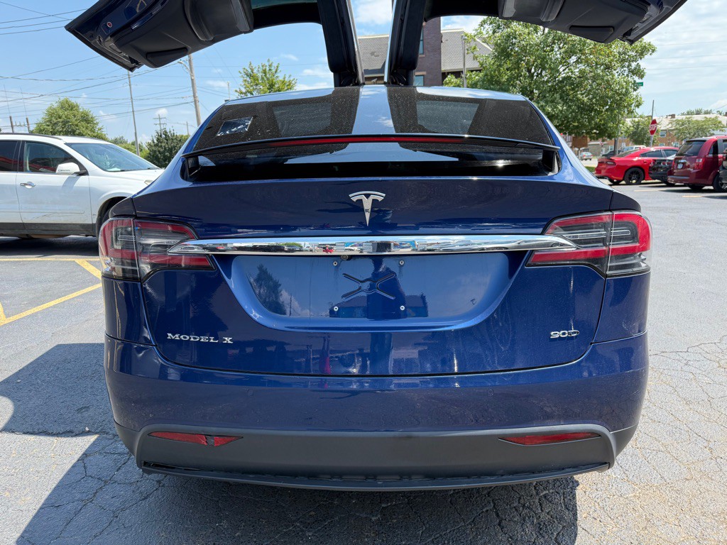 2017 Tesla Model X Image 5