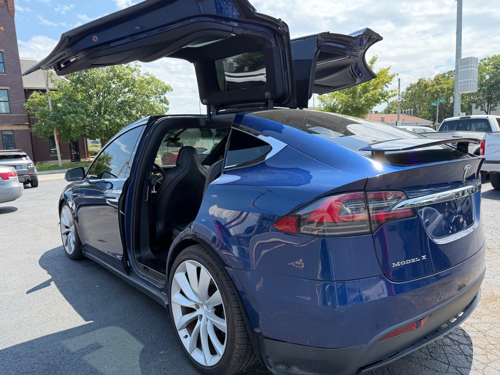 2017 Tesla Model X Image 6