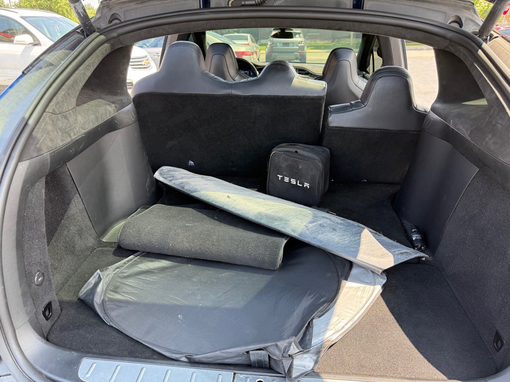 2017 Tesla Model X Image 7