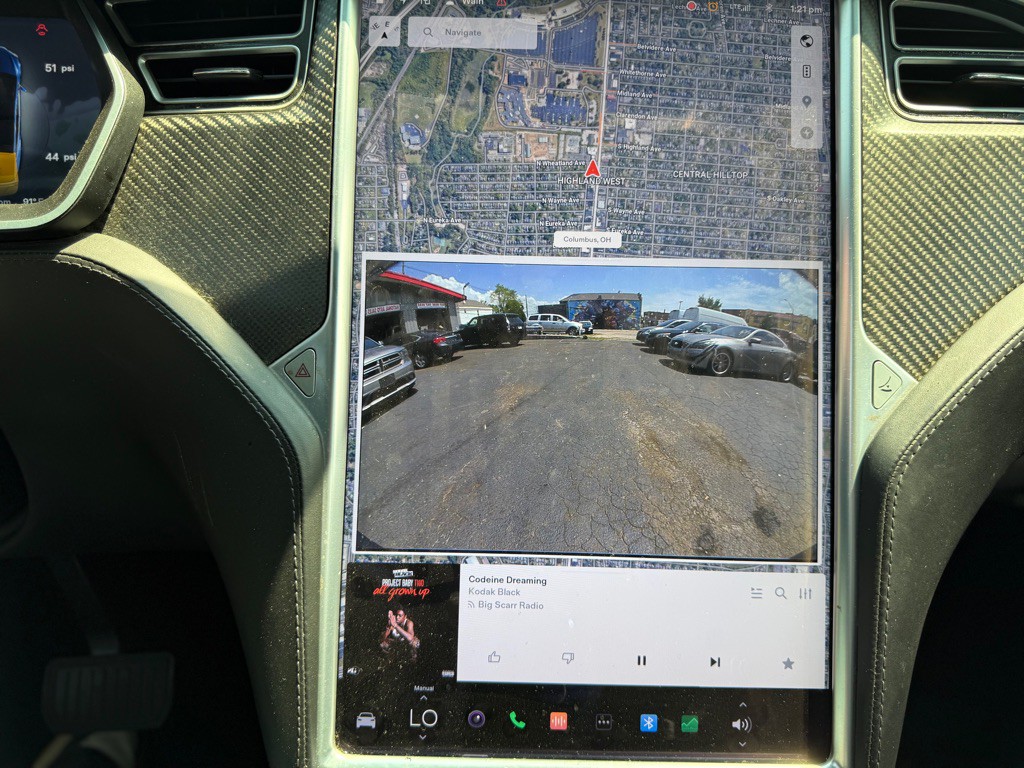 2017 Tesla Model X Image 10