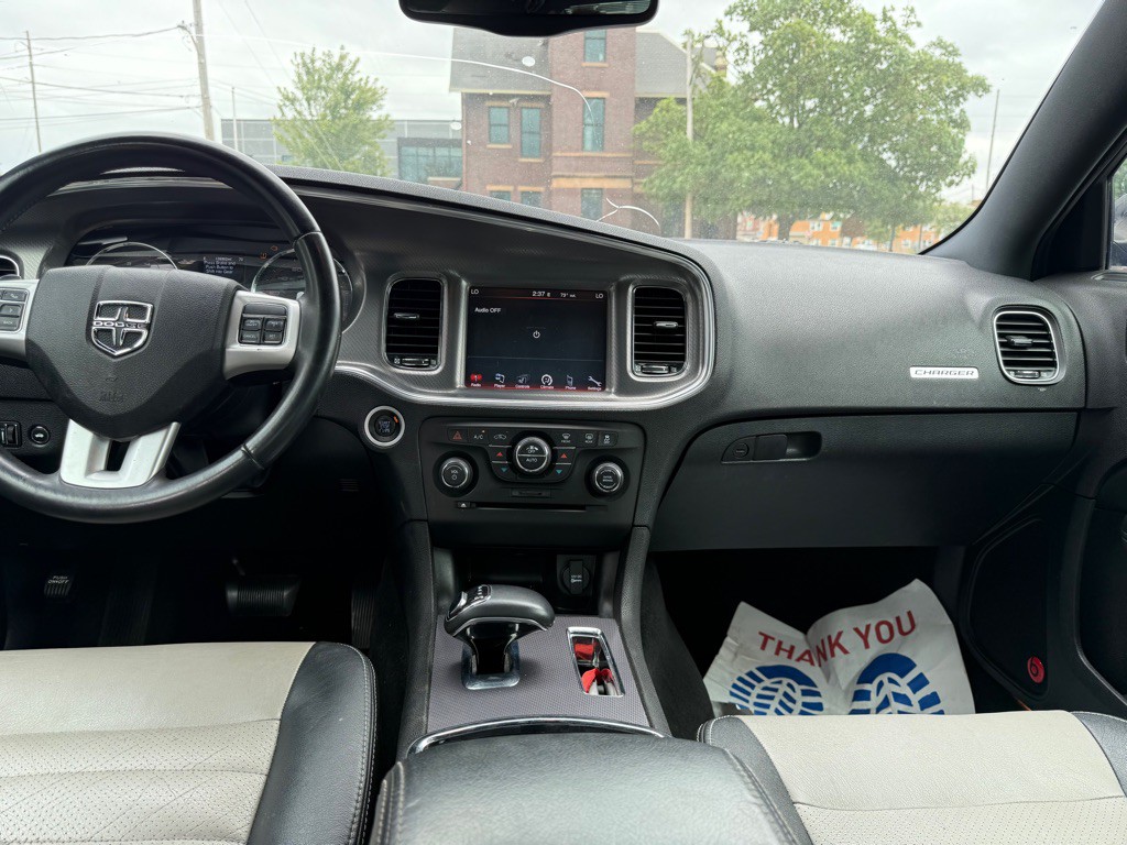 2013 Dodge Charger Image 9