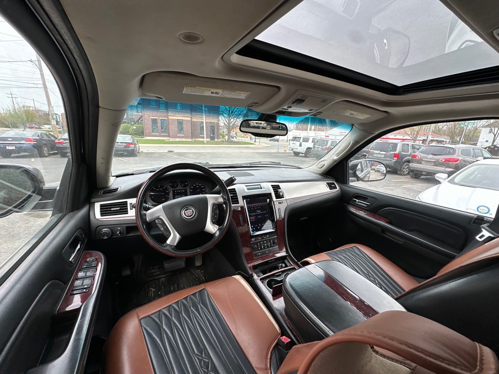 2007 Cadillac Escalade Image 9