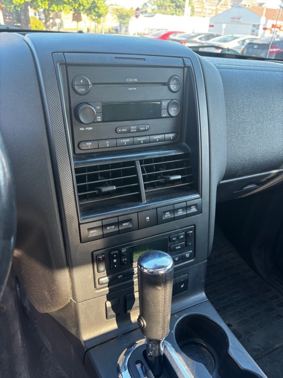2007 Ford Explorer Image 18