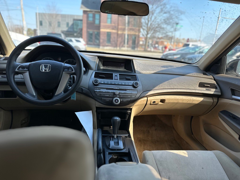 2010 Honda Accord Image 9