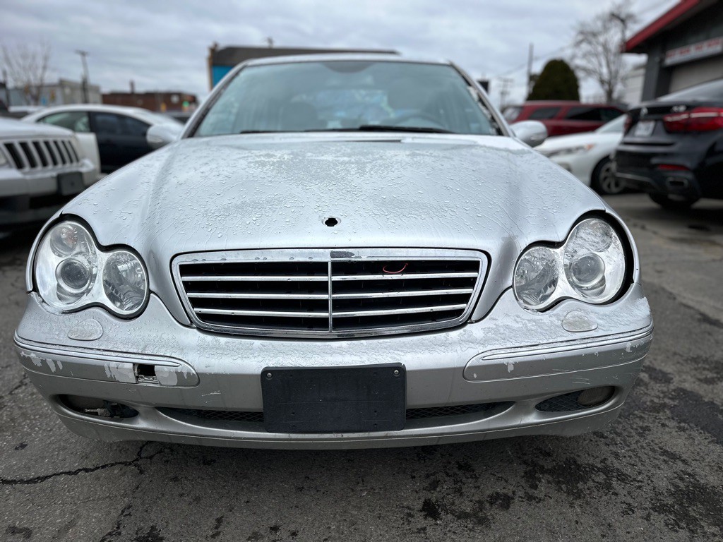 2006 Mercedes-Benz C-Class Image 2