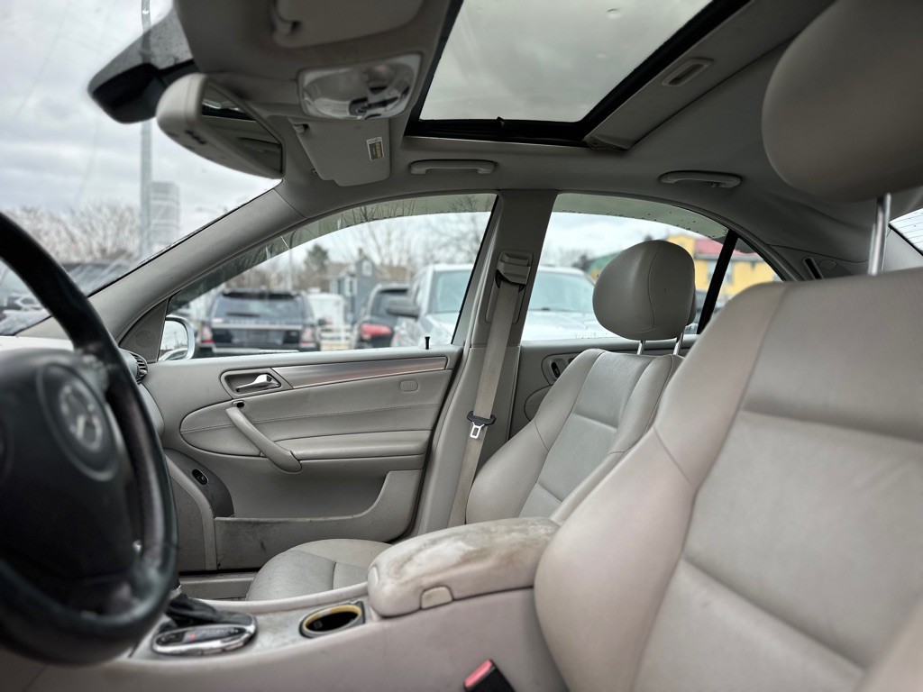 2006 Mercedes-Benz C-Class Image 7