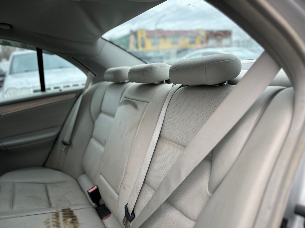2006 Mercedes-Benz C-Class Image 8