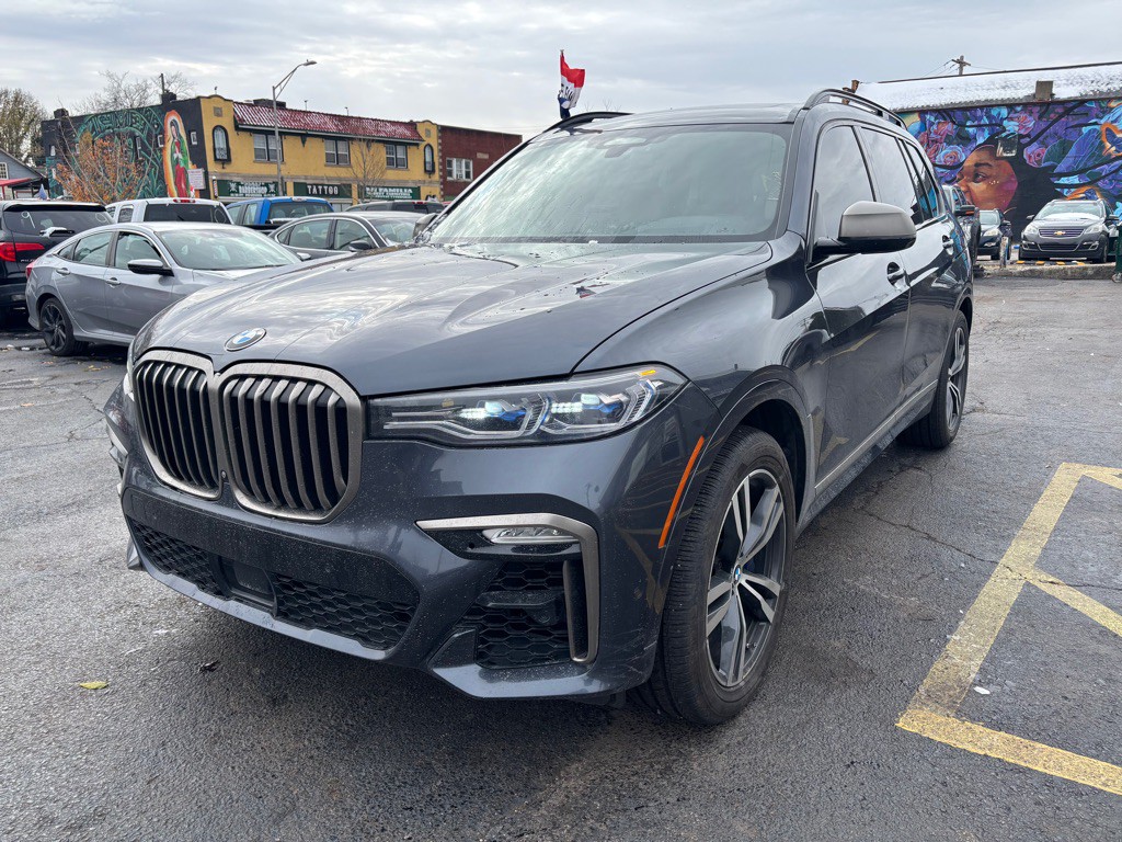 2020 BMW X7 Image 3