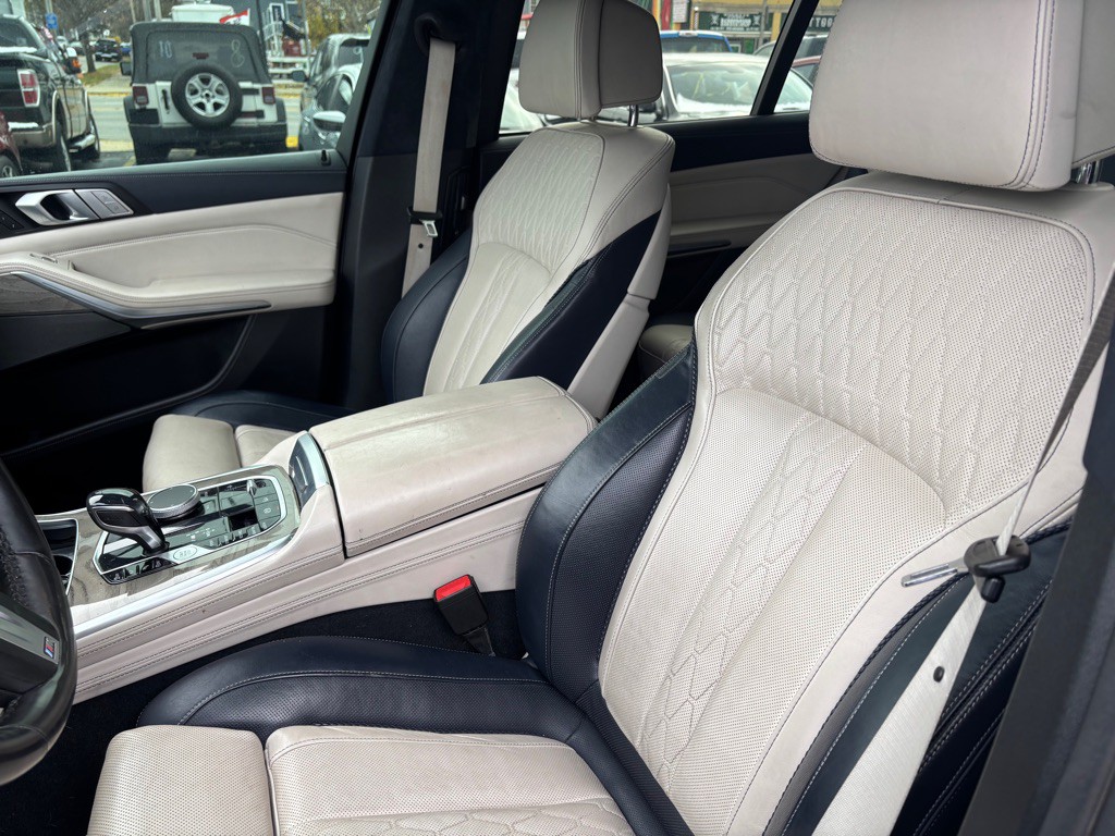 2020 BMW X7 Image 13