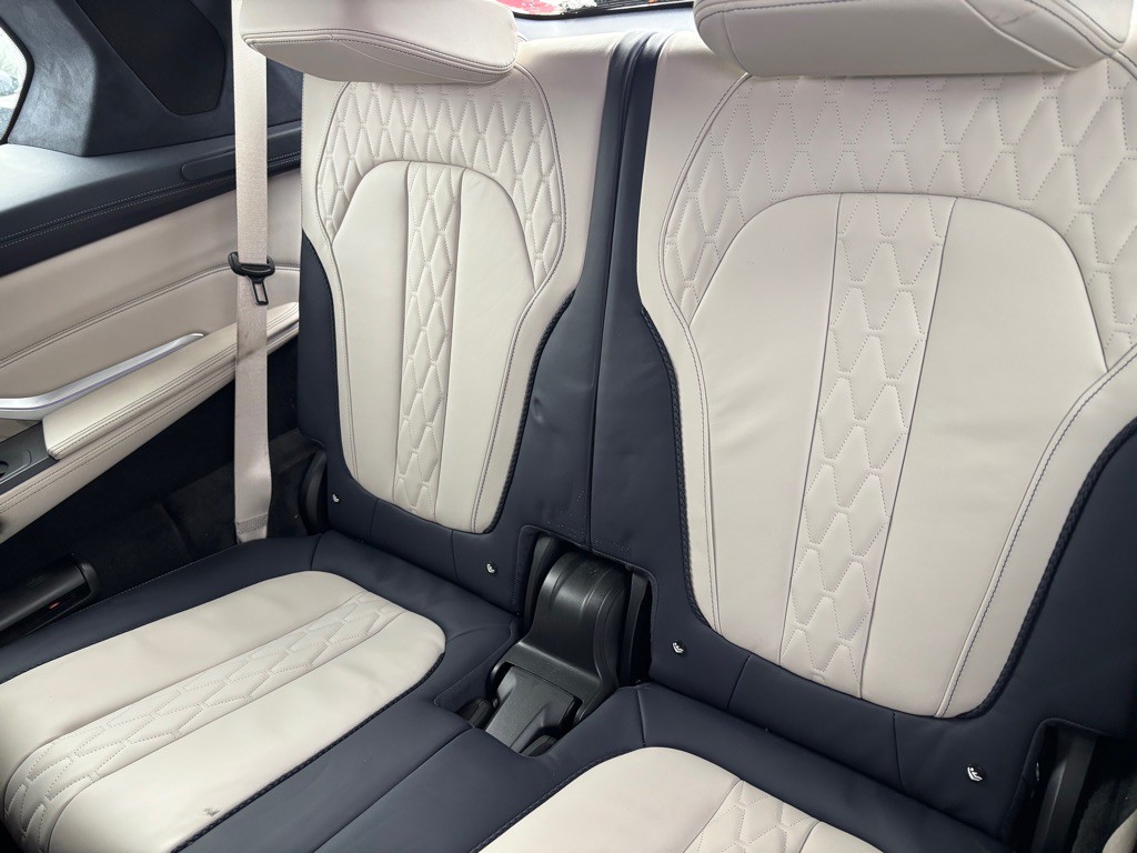 2020 BMW X7 Image 19