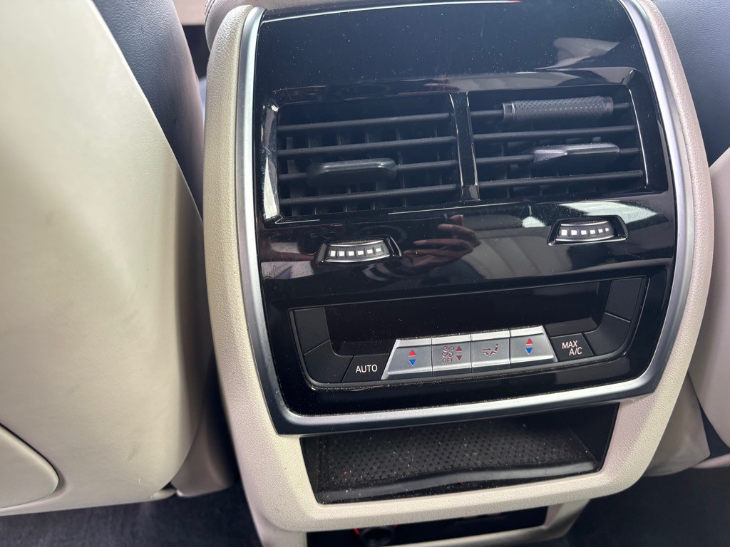 2020 BMW X7 Image 20