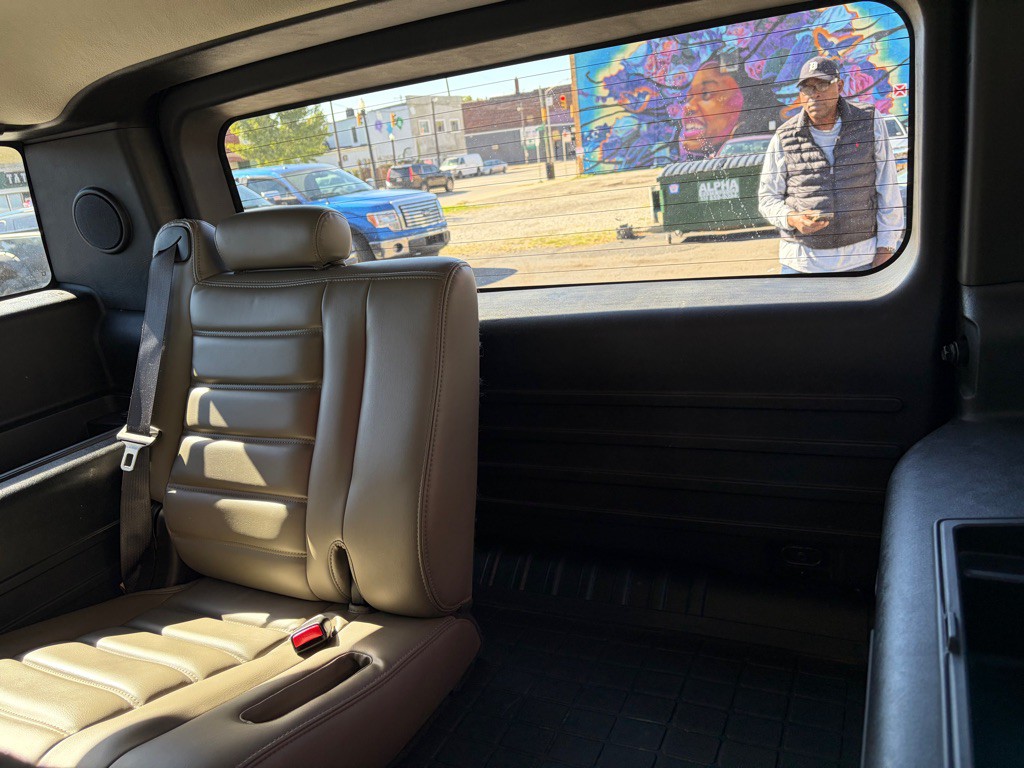 2005 HUMMER H2 Image 9