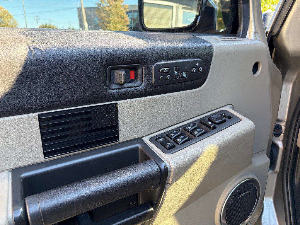 2005 HUMMER H2 Image 10