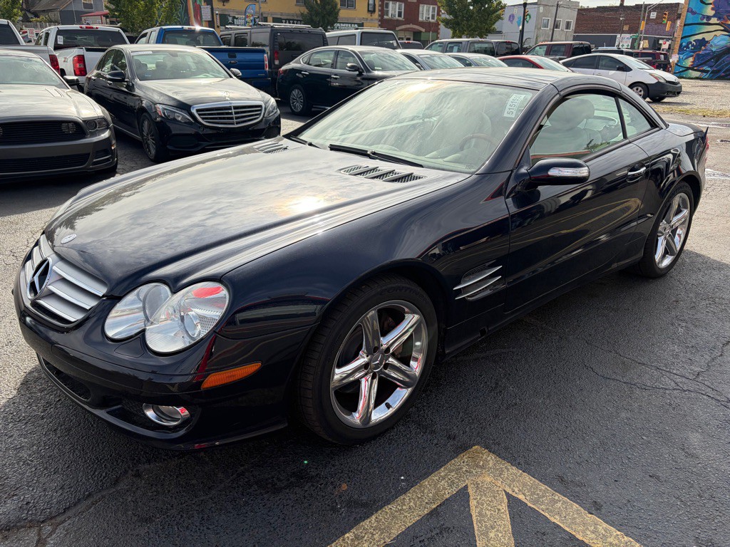 2007 Mercedes-Benz SL-Class Image 2