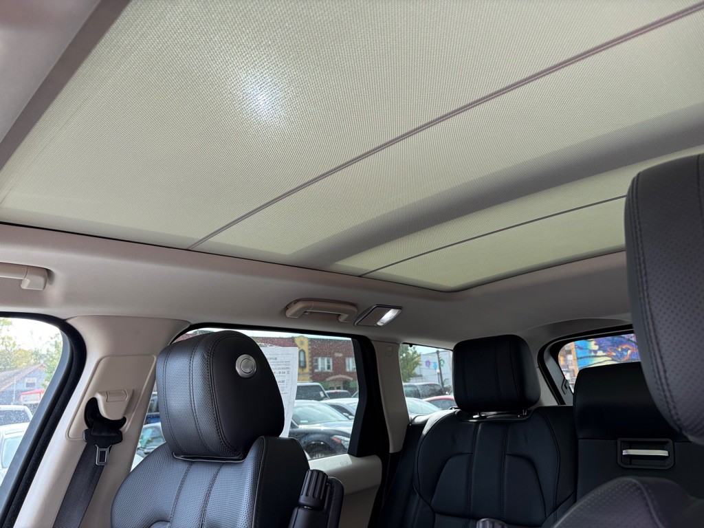 2017 Land Rover Range Rover Sport Image 9