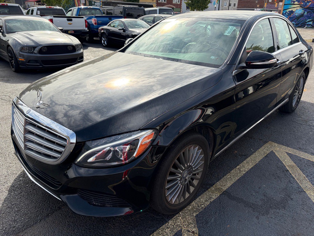2015 Mercedes-Benz C-Class Image 2
