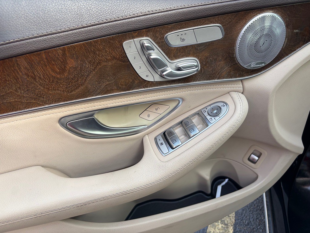 2015 Mercedes-Benz C-Class Image 7