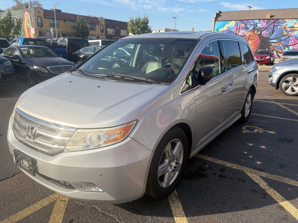 2013 Honda Odyssey Image 2