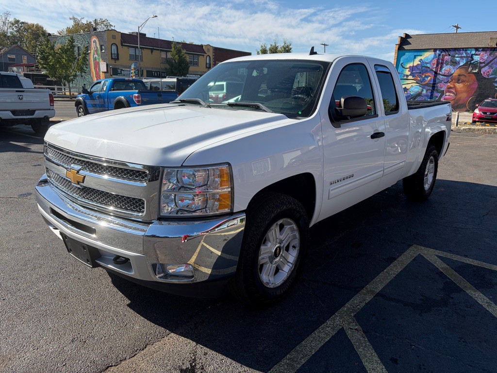 2013 Chevrolet Silverado 1500 Image 2
