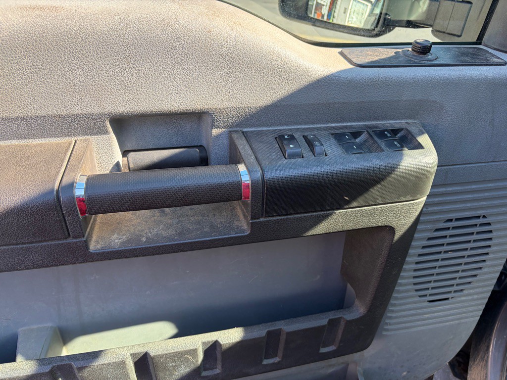 2013 Ford F-250 Image 8