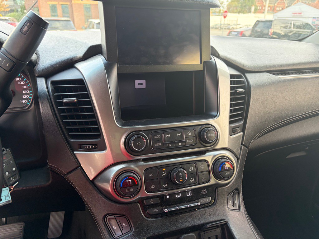 2018 Chevrolet Suburban Image 7