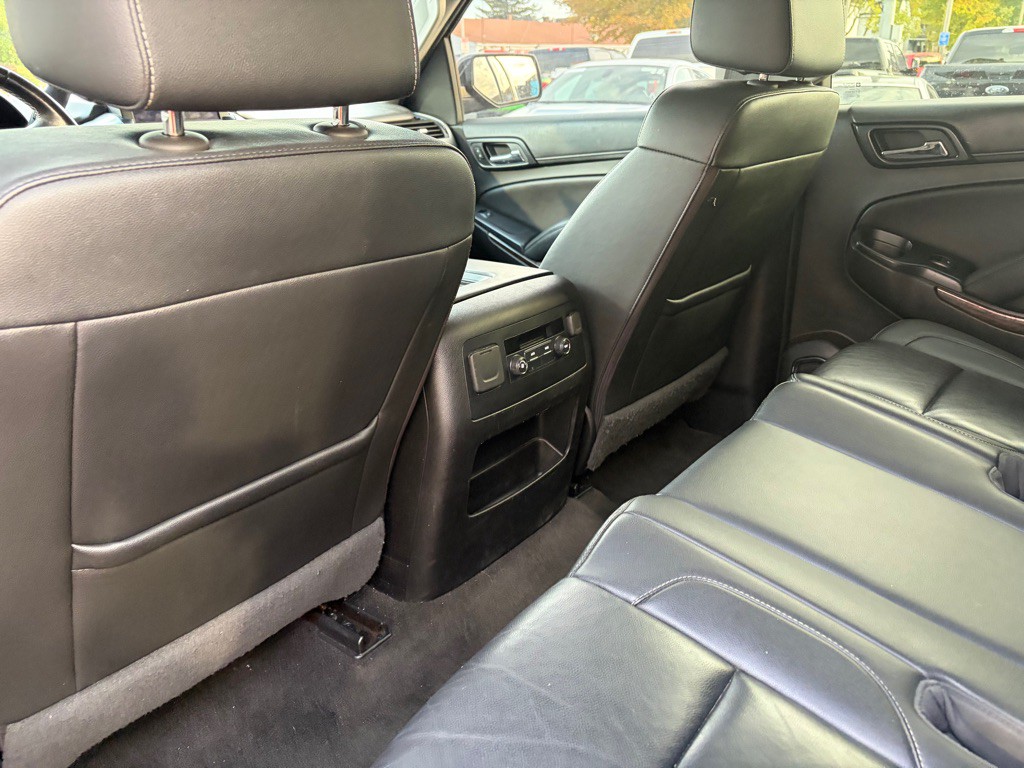 2018 Chevrolet Suburban Image 11